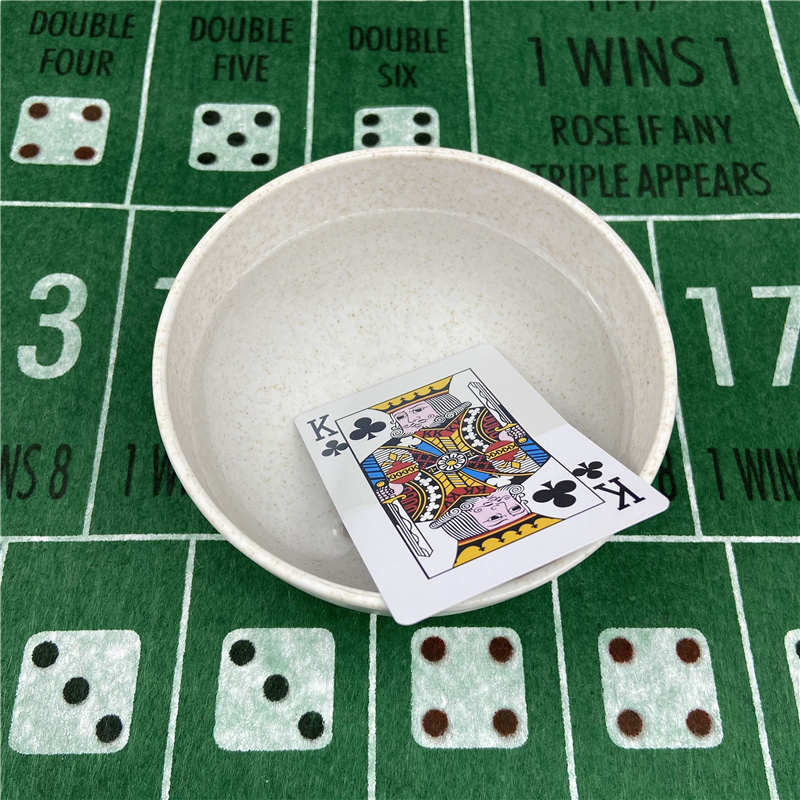New 2pcs Playing Cards  Plasti - Board Game Yearbook 评论和价格