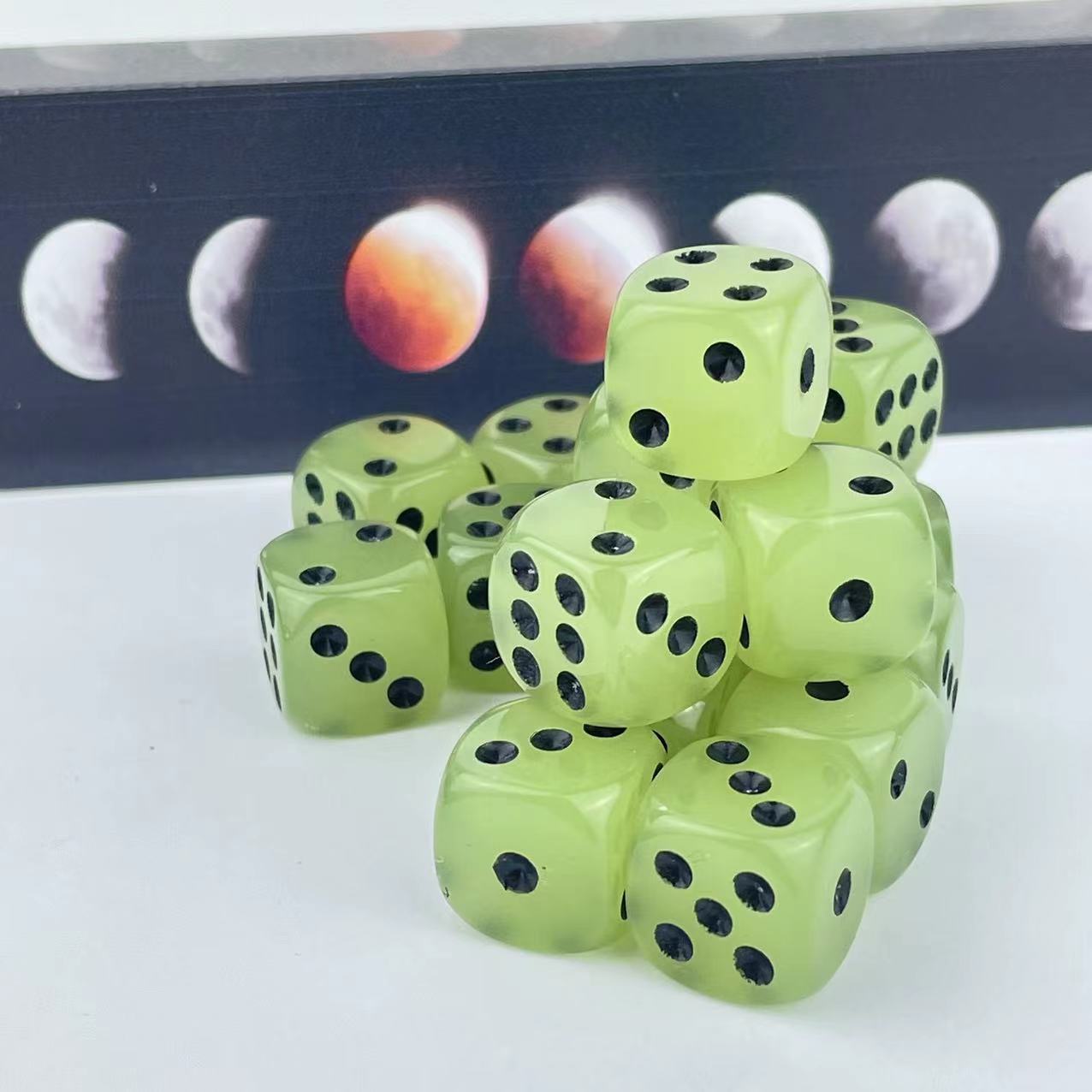 10 Pack 14mm D6 Six Sided Glow - Board Game Yahtzee 评论和价格