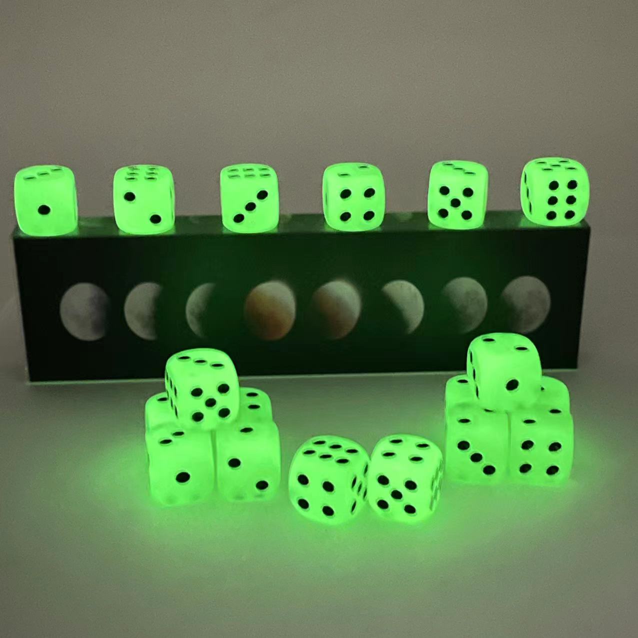 10 Pack 14mm D6 Six Sided Glow - Board Game Yahtzee 评论和价格