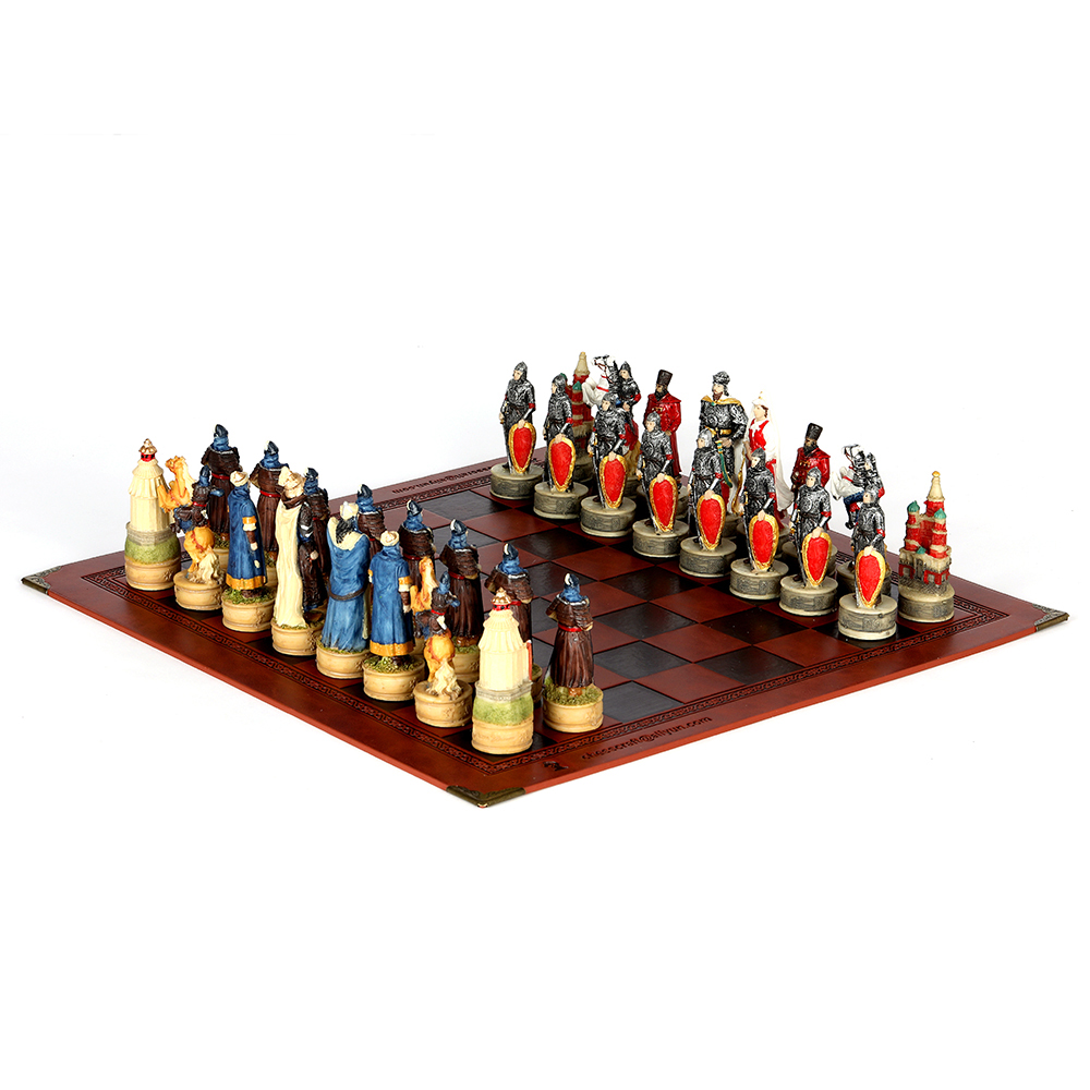 War-themed Chess Set Genghis K - Board Game Yearbook 评论和价格